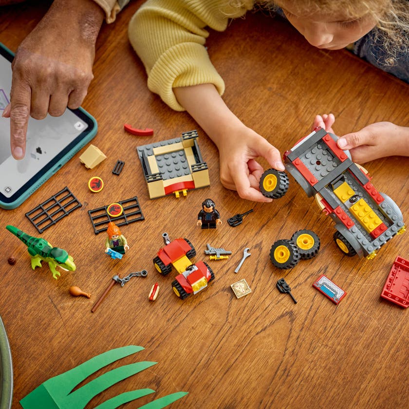 LEGO® Jurassic World 77978, Transportbil för ung T. rex