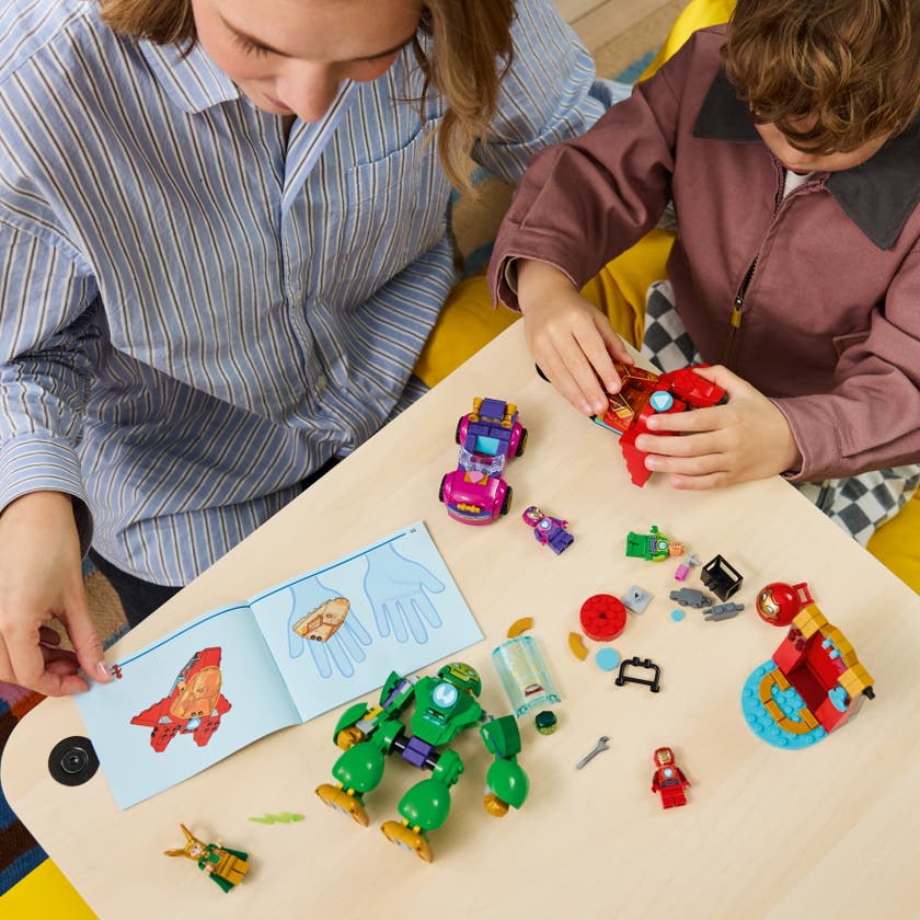 LEGO® | Marvel Iron Man och hans otroliga vänner Loki mot Team Iron Man 11211