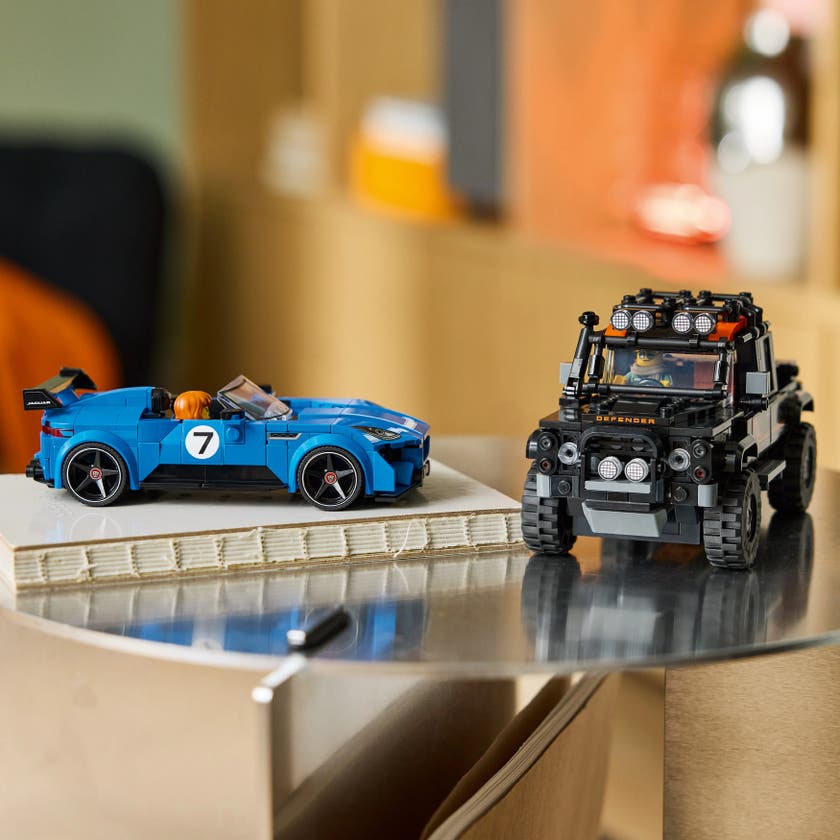 LEGO® Jaguar Project 7 och Land Rover Defender 77264
