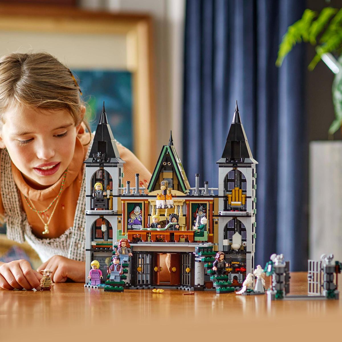 LEGO Harry Potter TM 76453, Malfoys herrgård