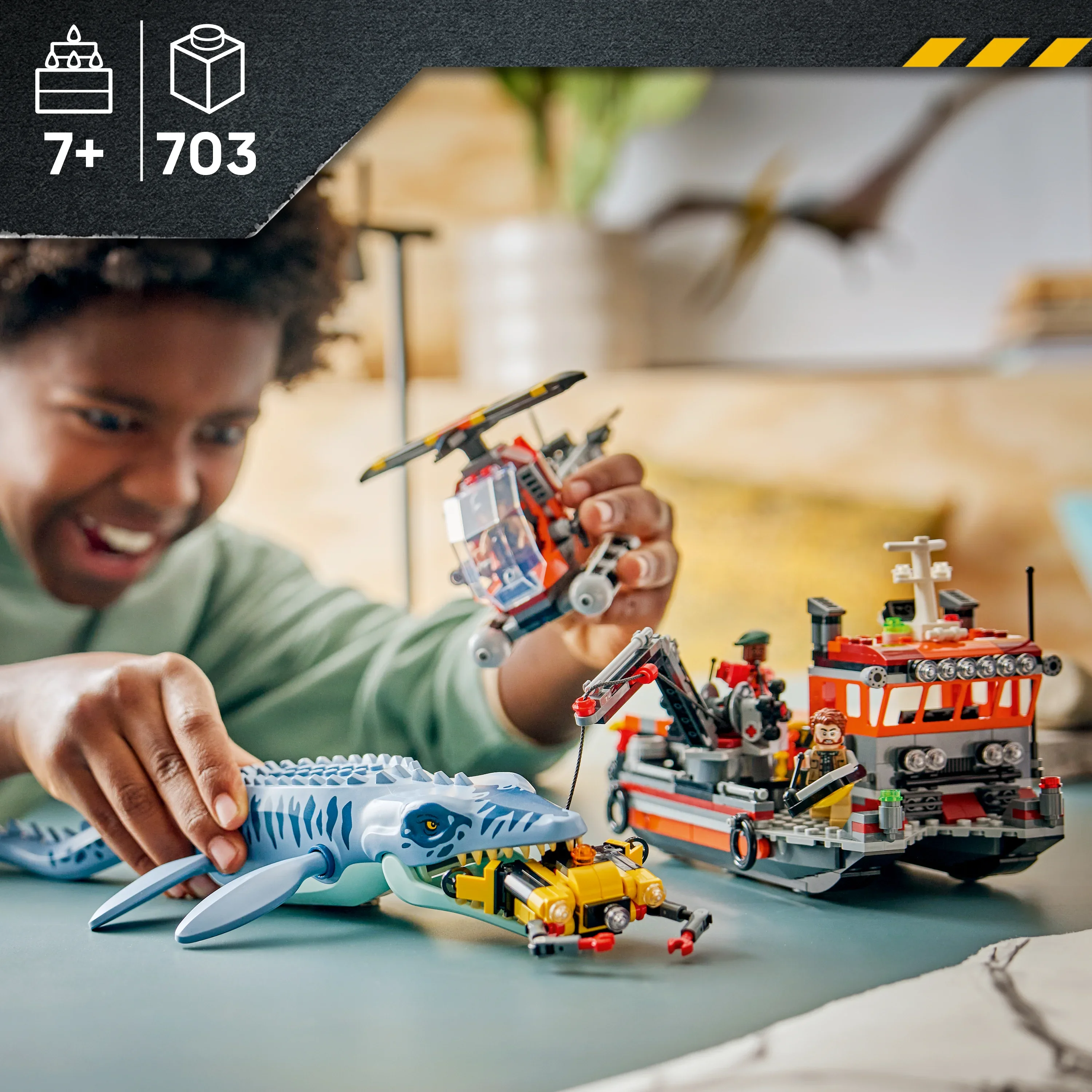LEGO® Jurassic World Dinosaurieattack med båt och mosasaurus 77983