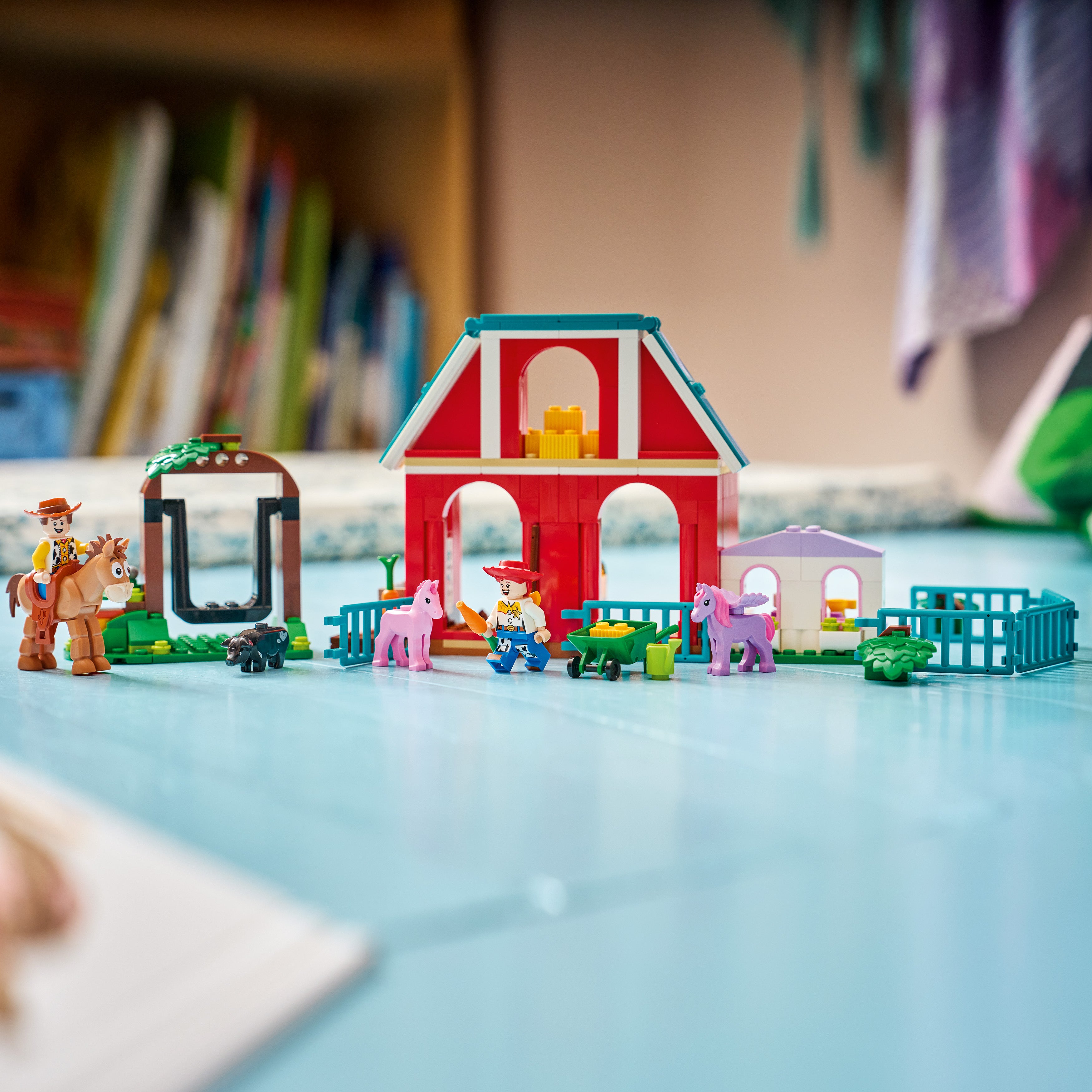 LEGO® | Disney and Pixar Toy Story 5 Blazes hästranch 43304