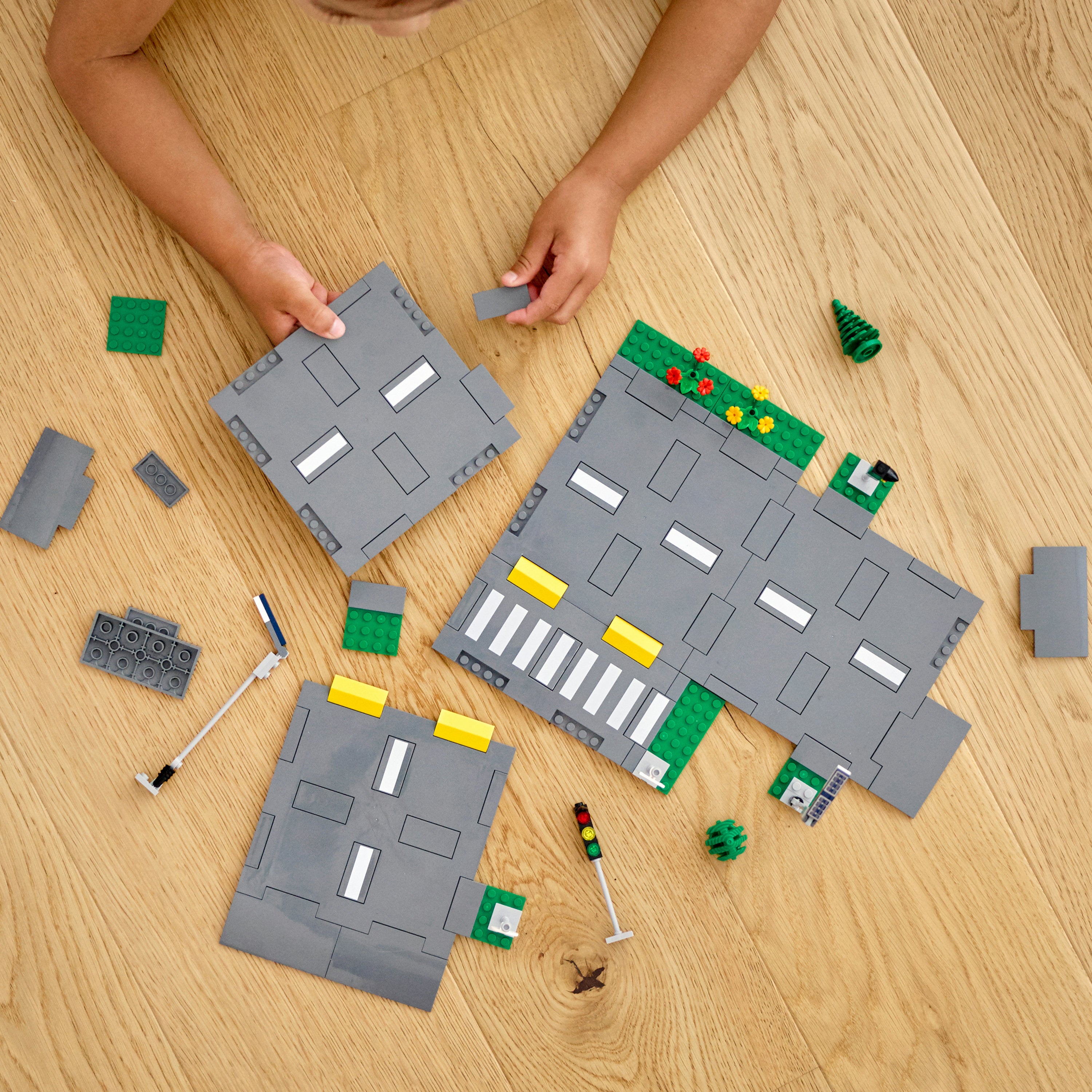 LEGO City Town 60304, Vägplattor