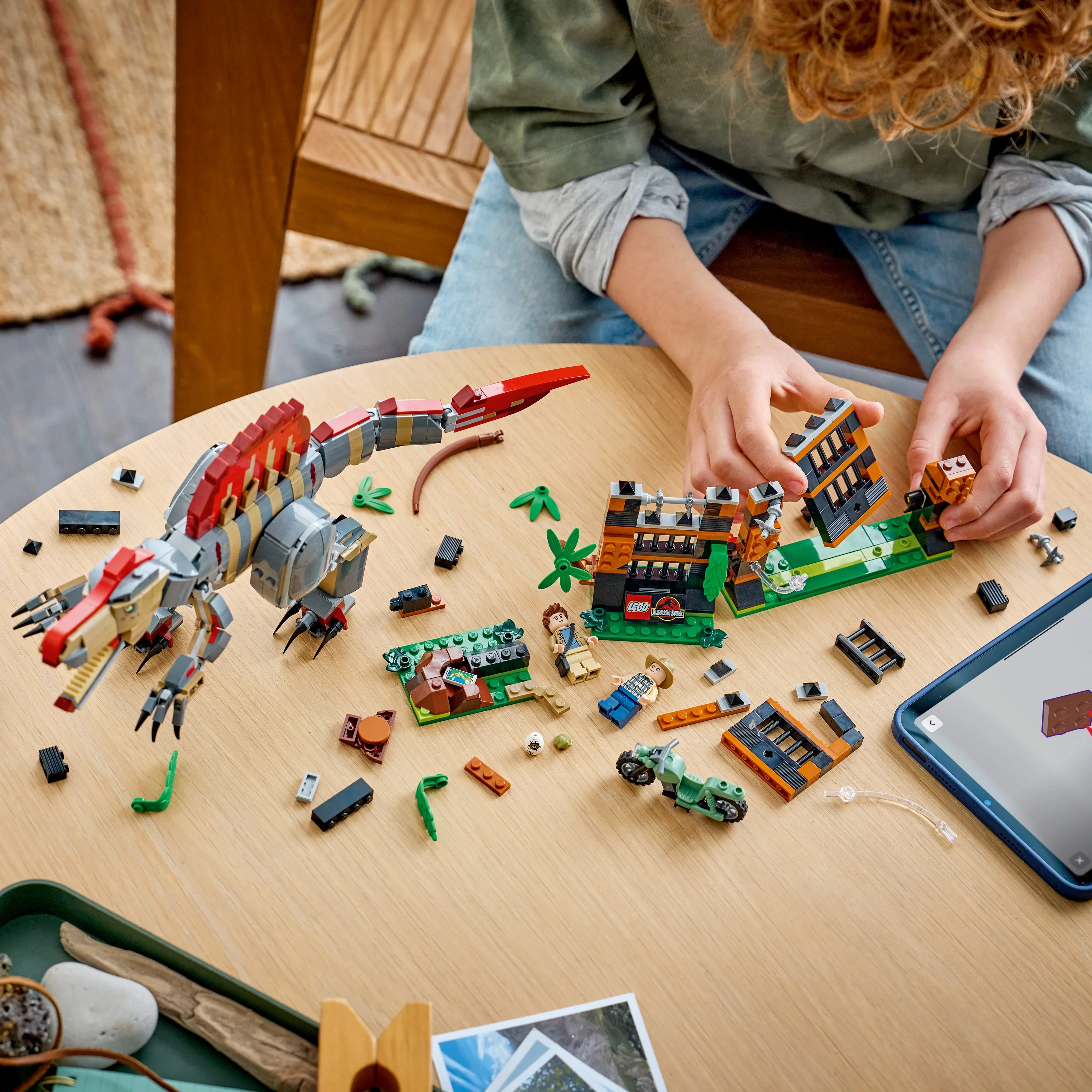 LEGO® Dinosaurieflykt med spinosaurus 77982