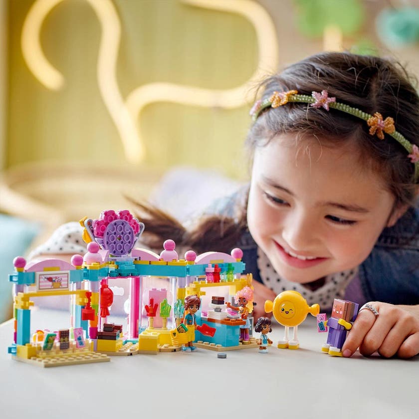 LEGO Friends 42649, Heartlake Citys godisaffär