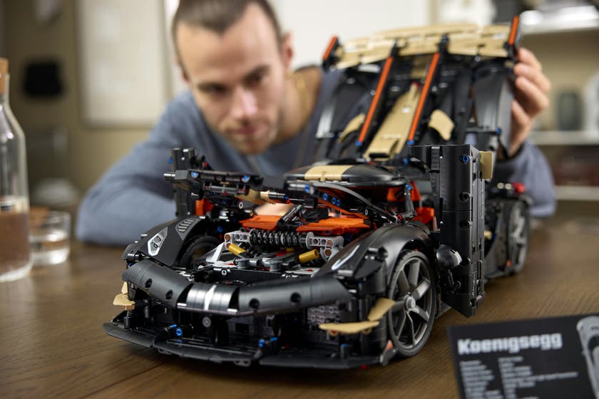 LEGO® Technic Koenigsegg Sadair's Spear Megacar 42232