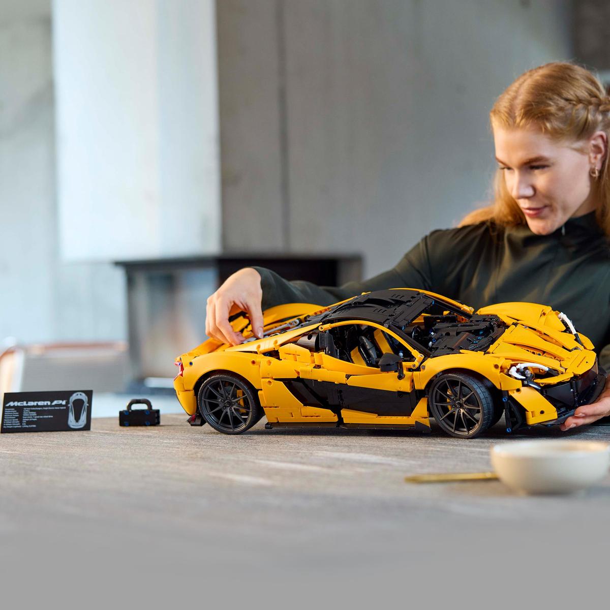 LEGO Technic 42172, McLaren P1™