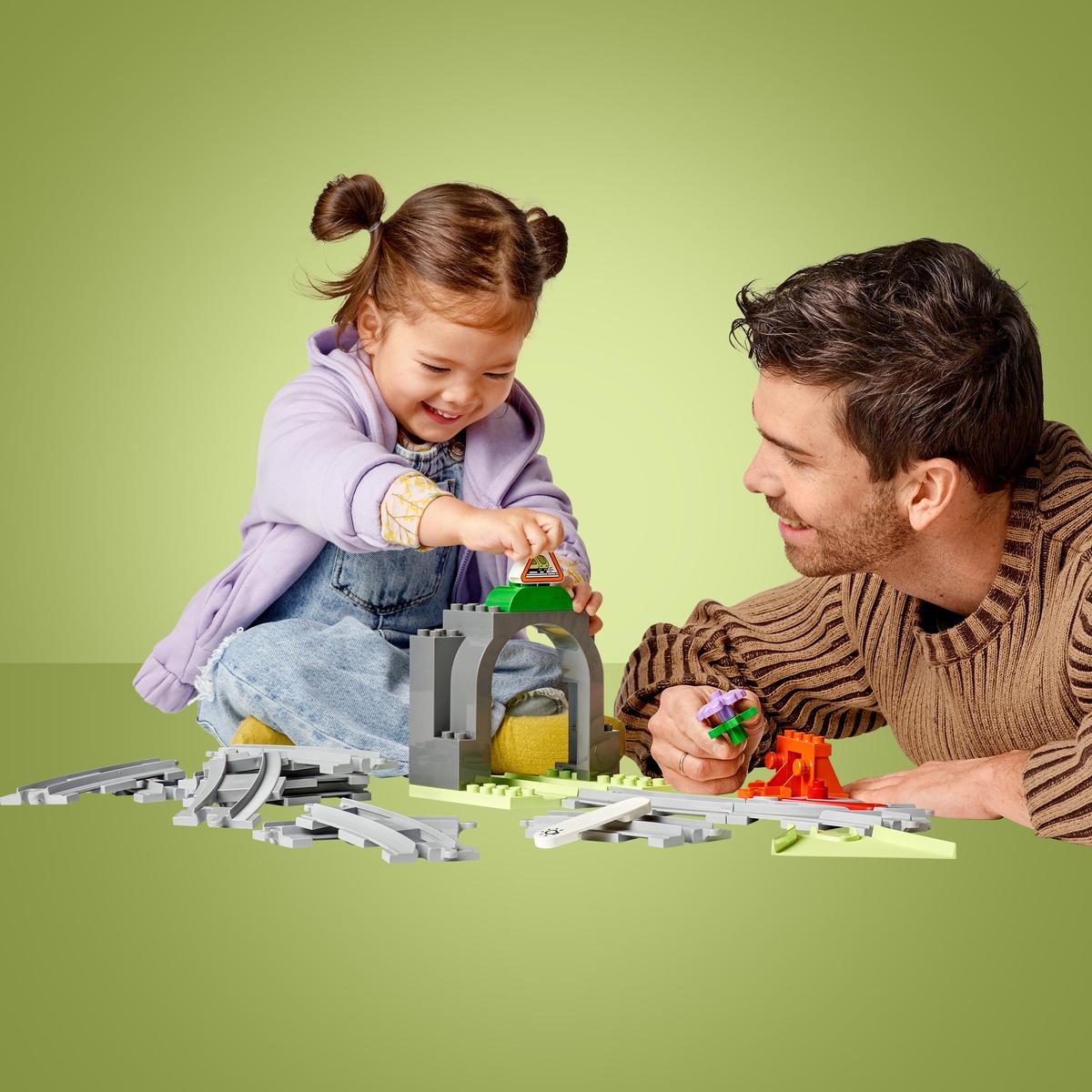 LEGO DUPLO Town 10425, Tågtunnel och spår – Expansionsset