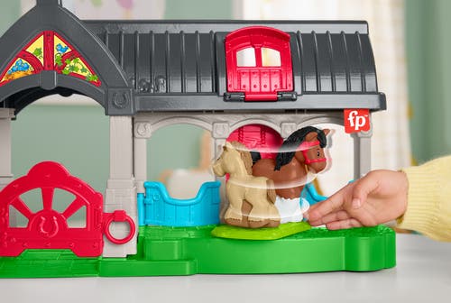 Fisher Price Little People Stable Playset