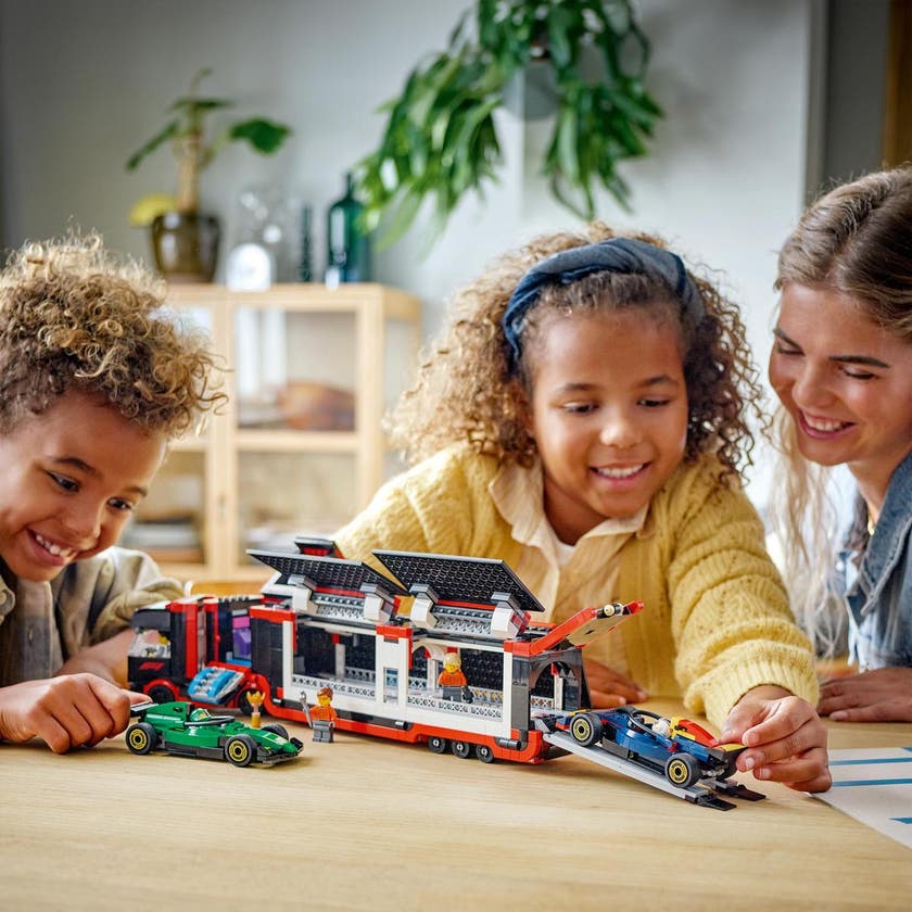 LEGO City Formula 1 60445, F1® lastbil med RB20 & AMR24 F1® bilar