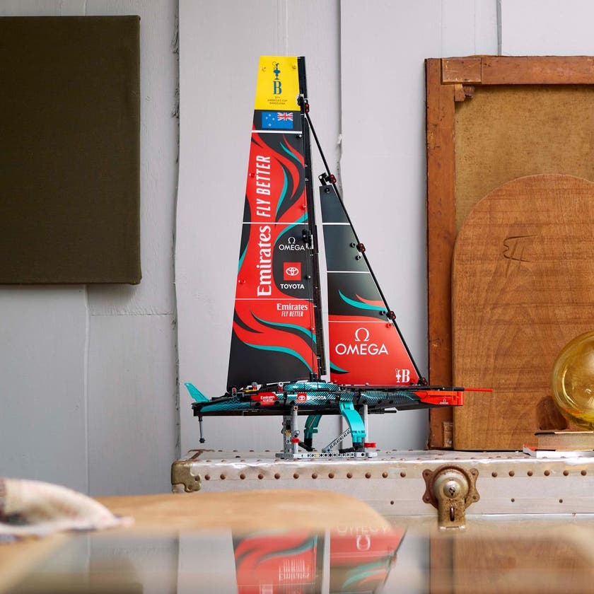 LEGO Technic 42174, Emirates Team New Zealand AC75 yacht