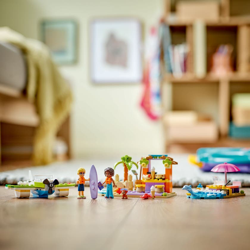 LEGO Friends 42672, Kreativ strand och resväska