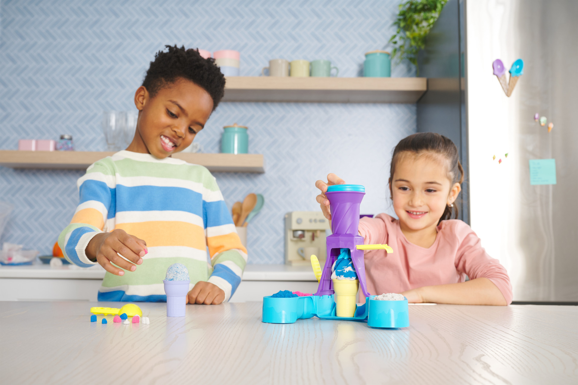 Kinetic Sand Soft Serve Station