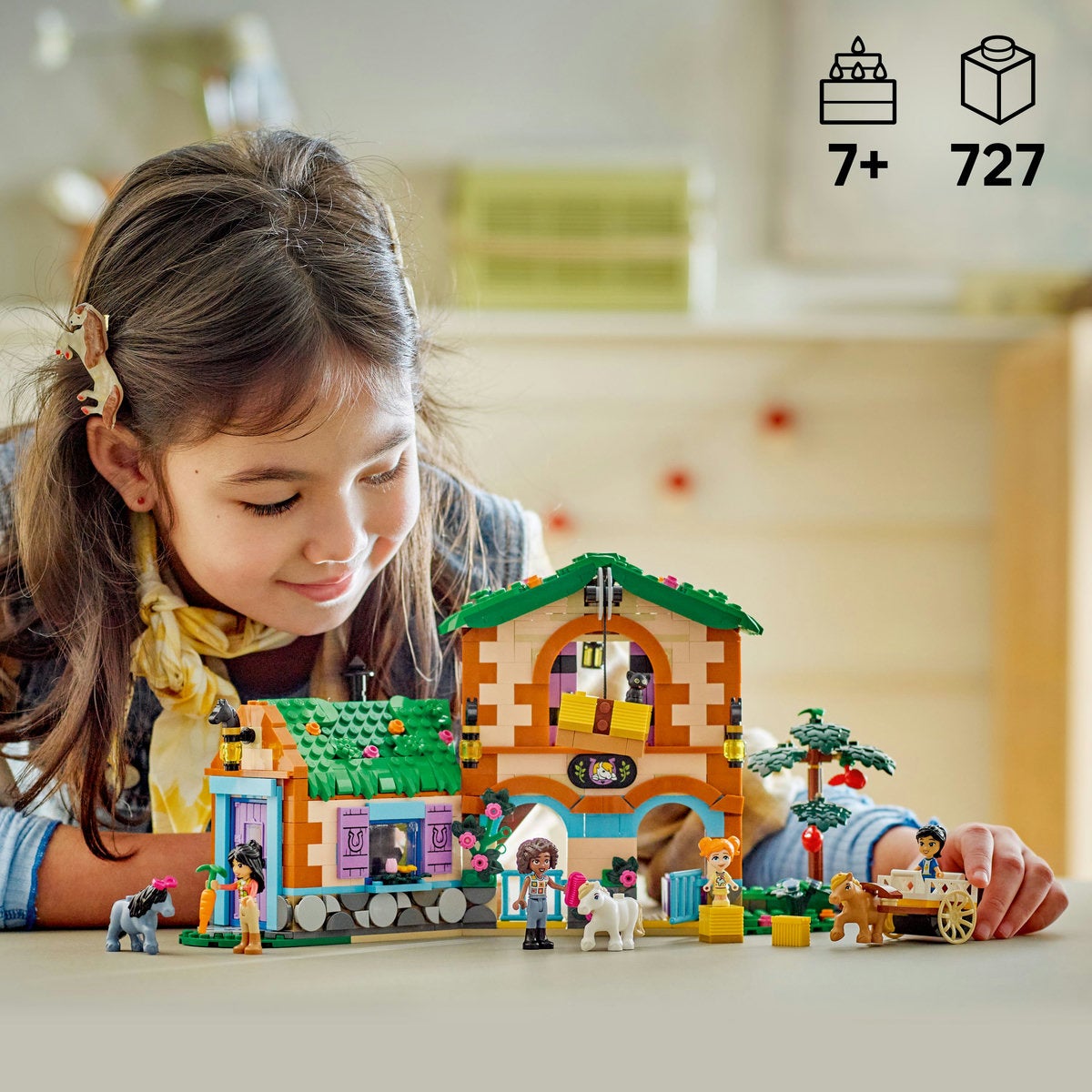 LEGO Friends 42654, Ponnygård & stall