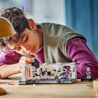 LEGO Star Wars 75387, Boarding the Tantive IV