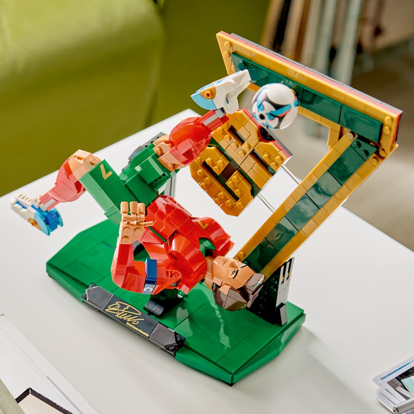 LEGO® Editions Cristiano Ronaldo – fotbollslegend Set 43016