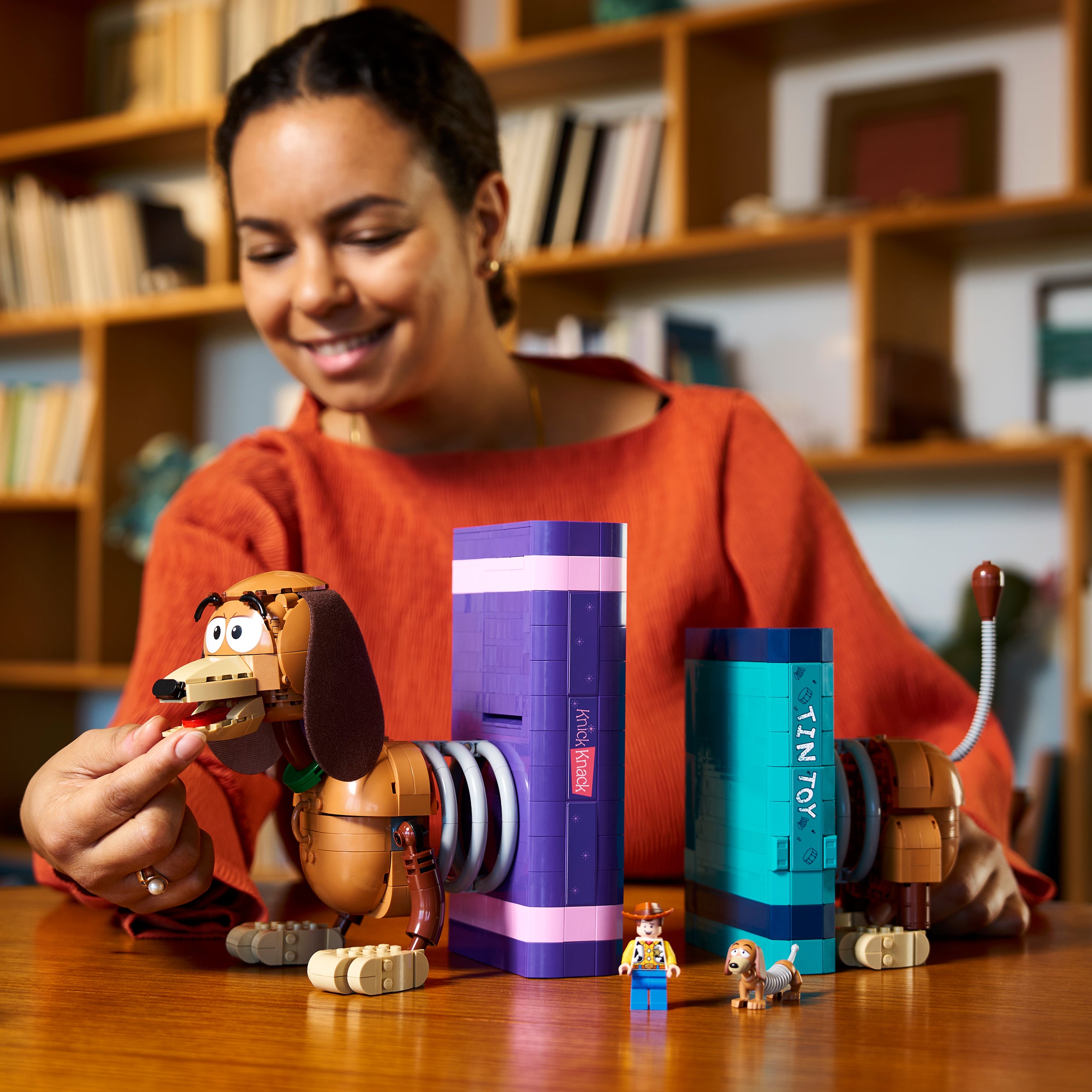 LEGO® | Disney and Pixar Toy Story Bokstöd med hunden Slinky 43301