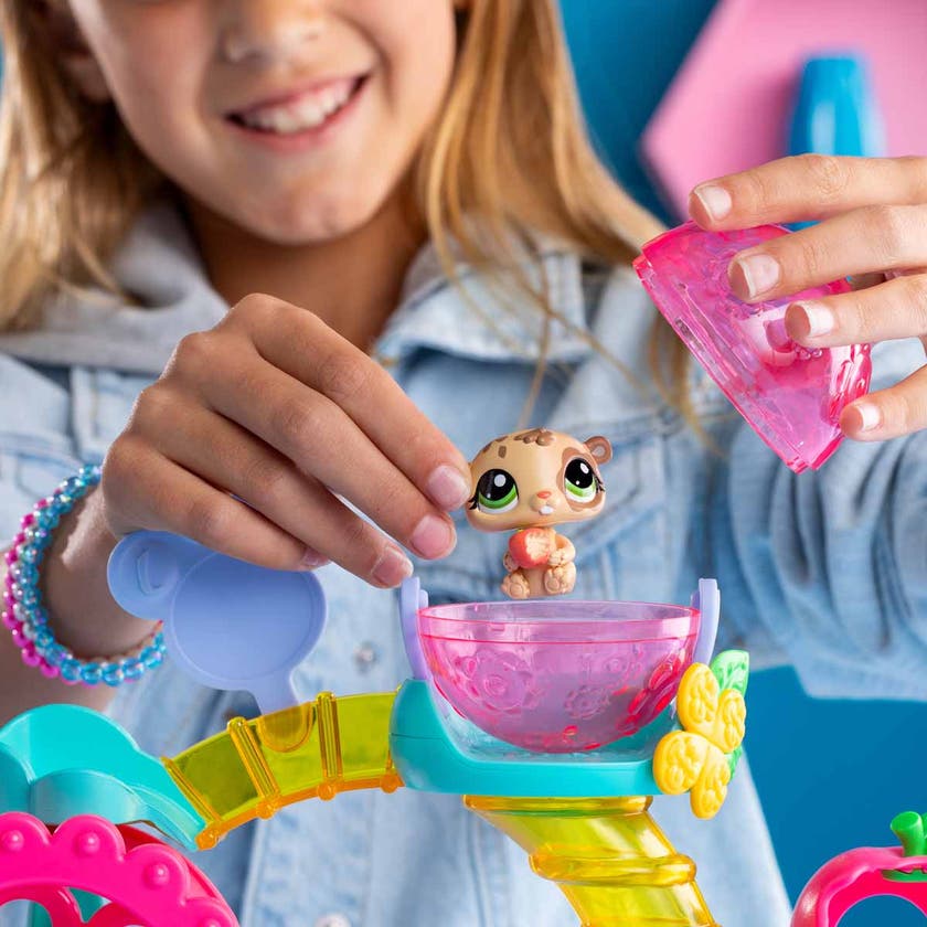 Littlest Petshop, Fun Factory Playground Playset