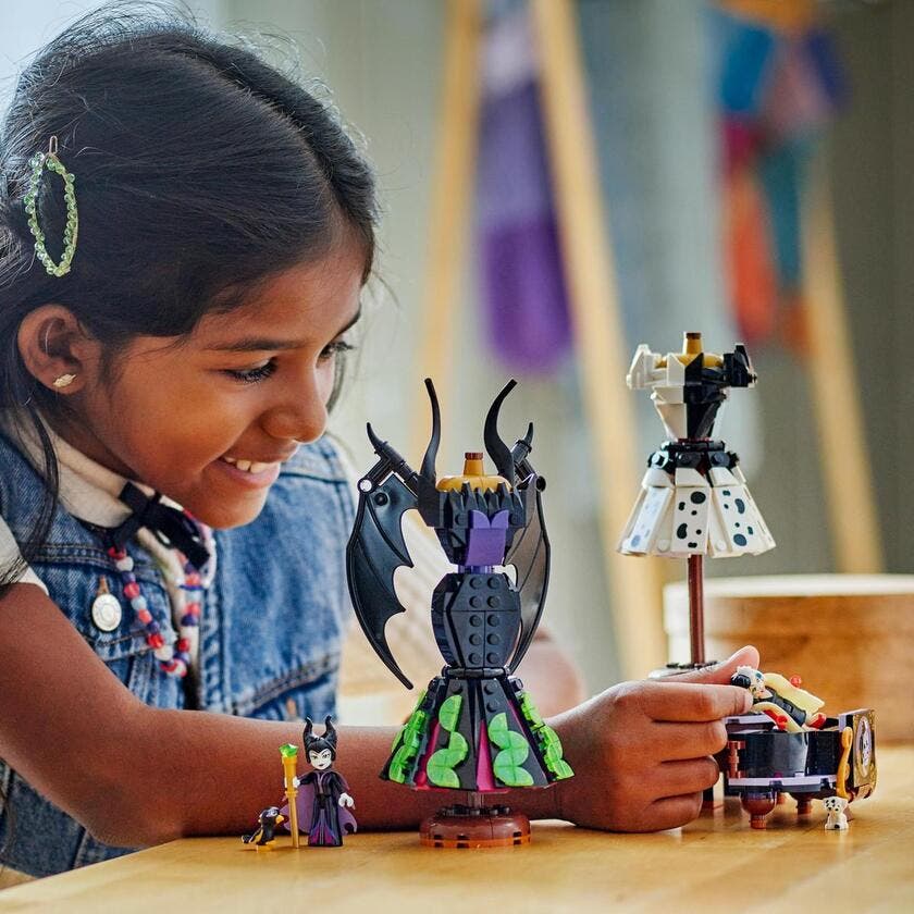 LEGO Disney Classic Disney™ 43262, Maleficent's and Cruella De Vil's Dresses