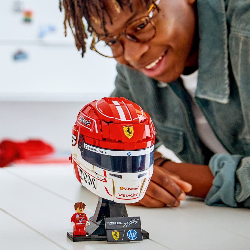 LEGO® Editions Scuderia Ferrari HP Charles Leclerc hjälm 43014