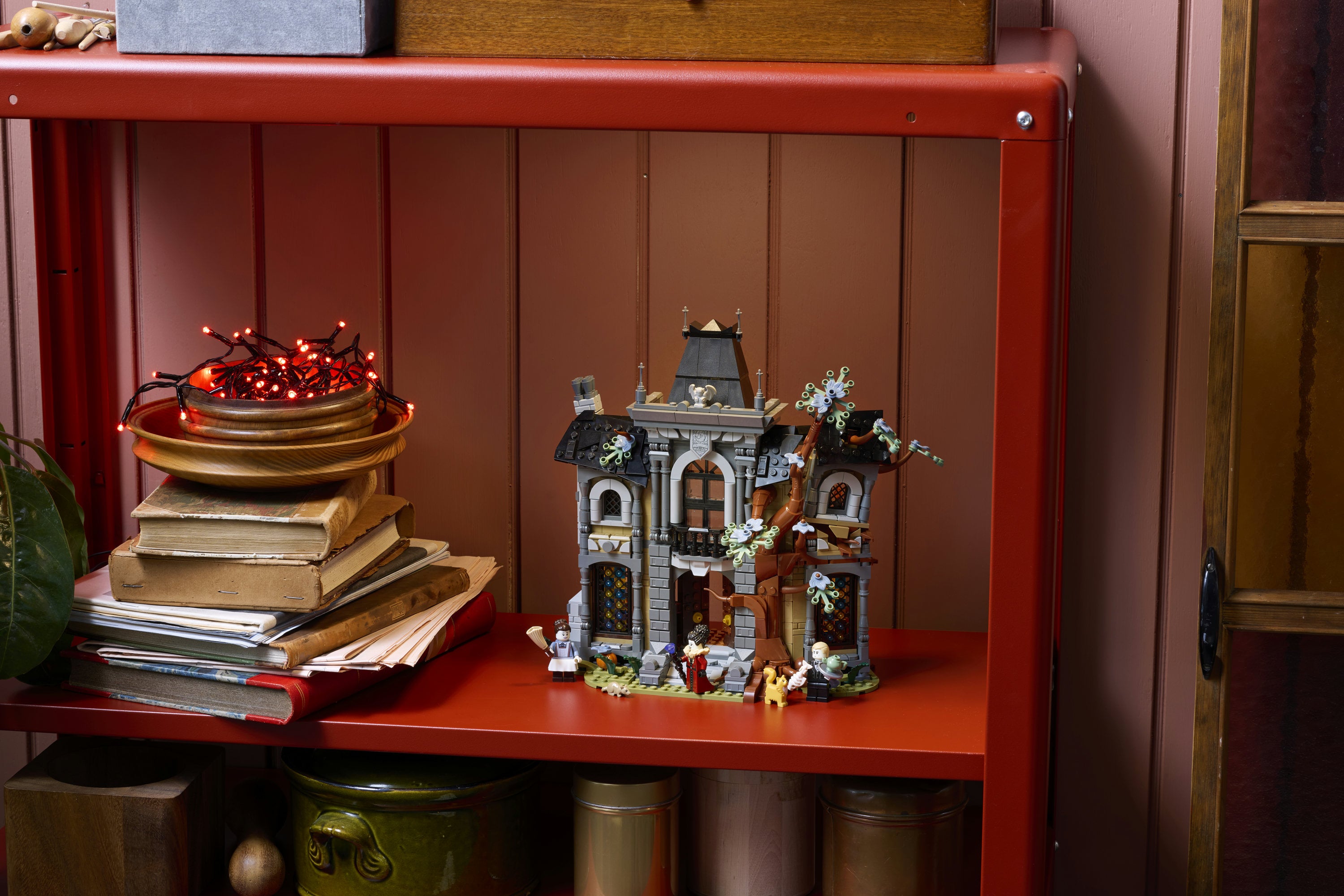 LEGO® Icons Mayor Manor 11383