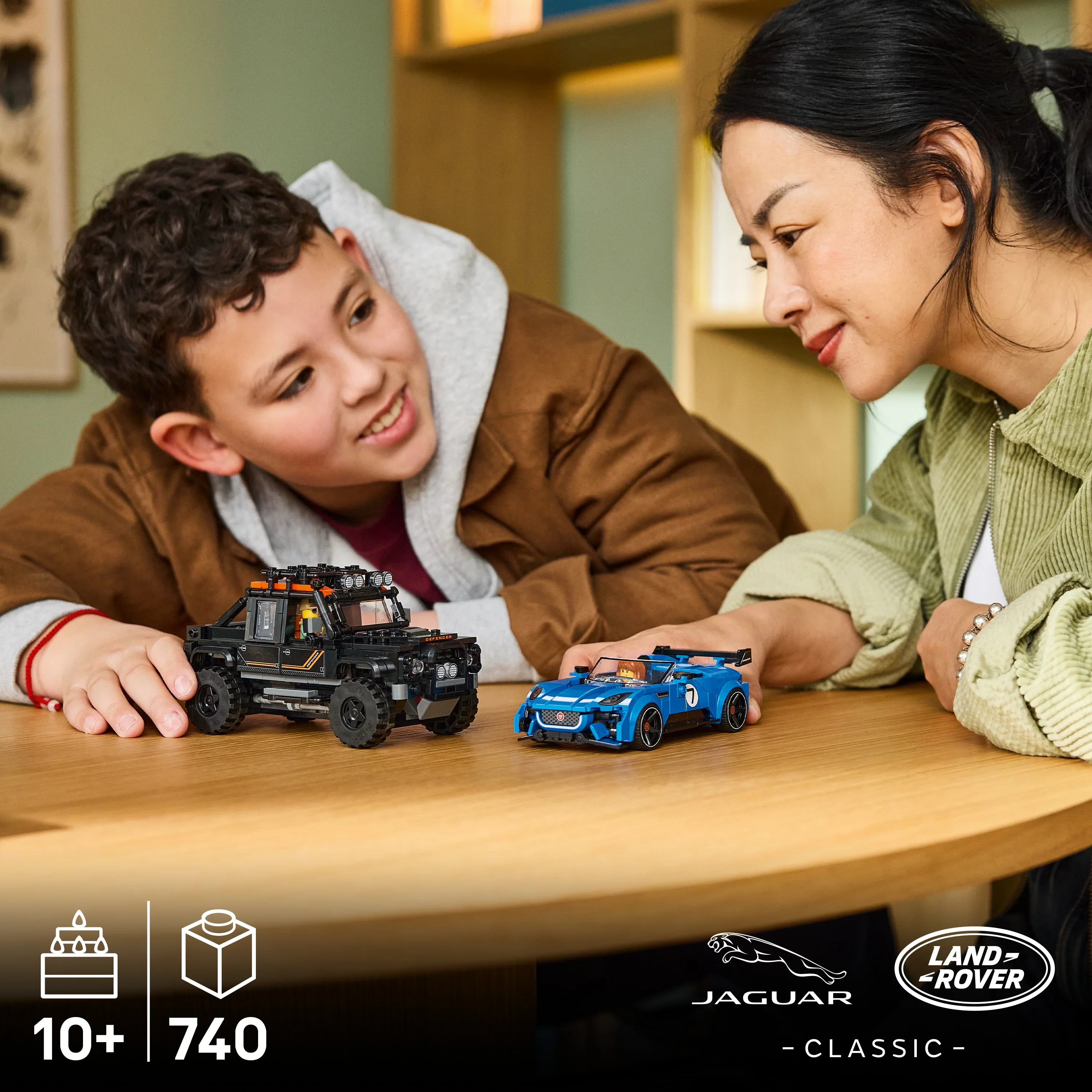 LEGO® Jaguar Project 7 och Land Rover Defender 77264