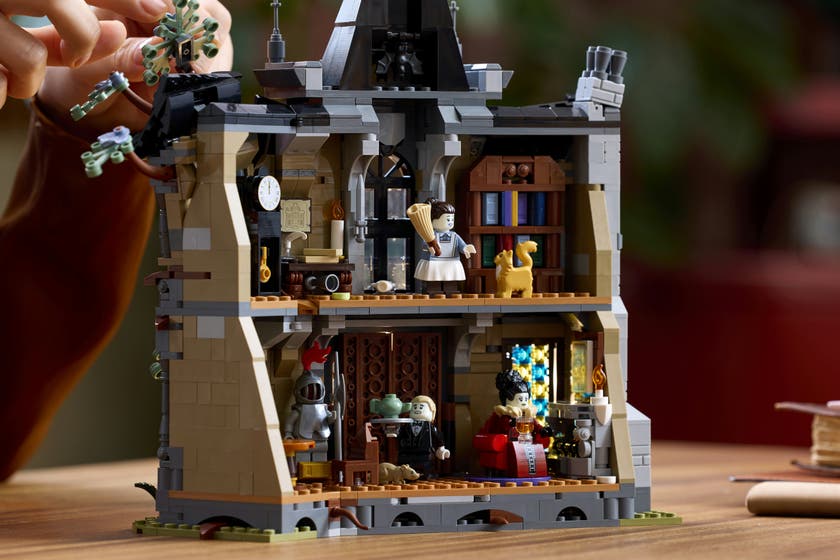 LEGO® Icons Mayor Manor 11383